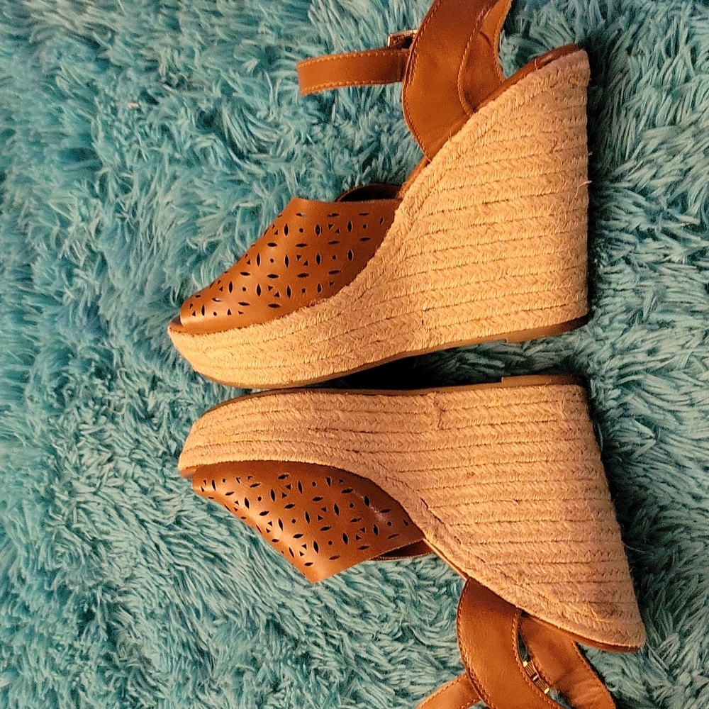 Black Rivet wedges - Picture 7 of 9